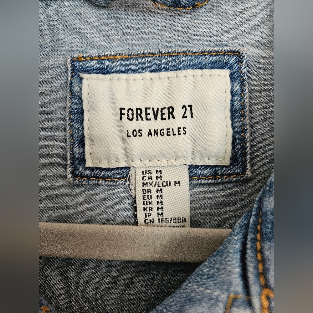 Forever 21 Cropped Denim Jacket - Picture 5 of 5